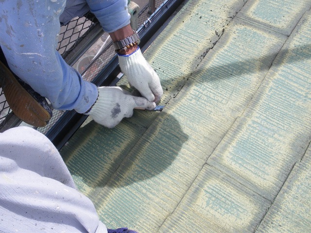 日進市で経年劣化したカラーベストへ屋根塗装の実施、2階の部屋が暑い悩みから遮熱性の塗料を使用しました